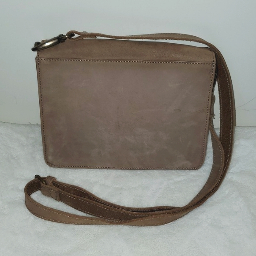 Day & Mood Leather Irene Vintage Crossbody Leather Front Flap Messenger Bag - Picture 2 of 14